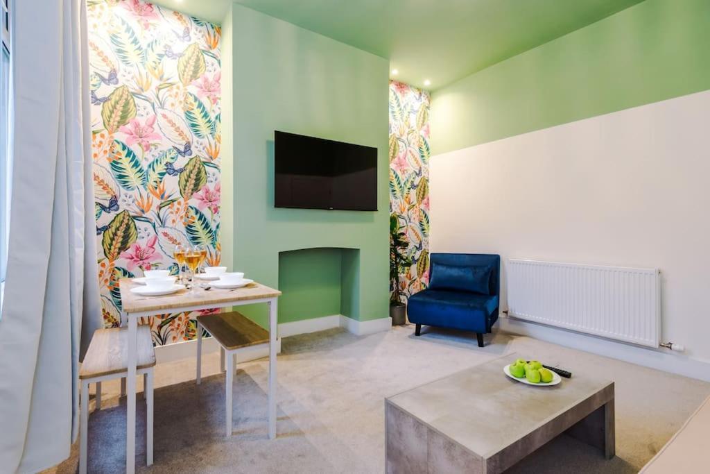 5 Bed Salford Sanctuary Retreat Villa Manchester Ngoại thất bức ảnh