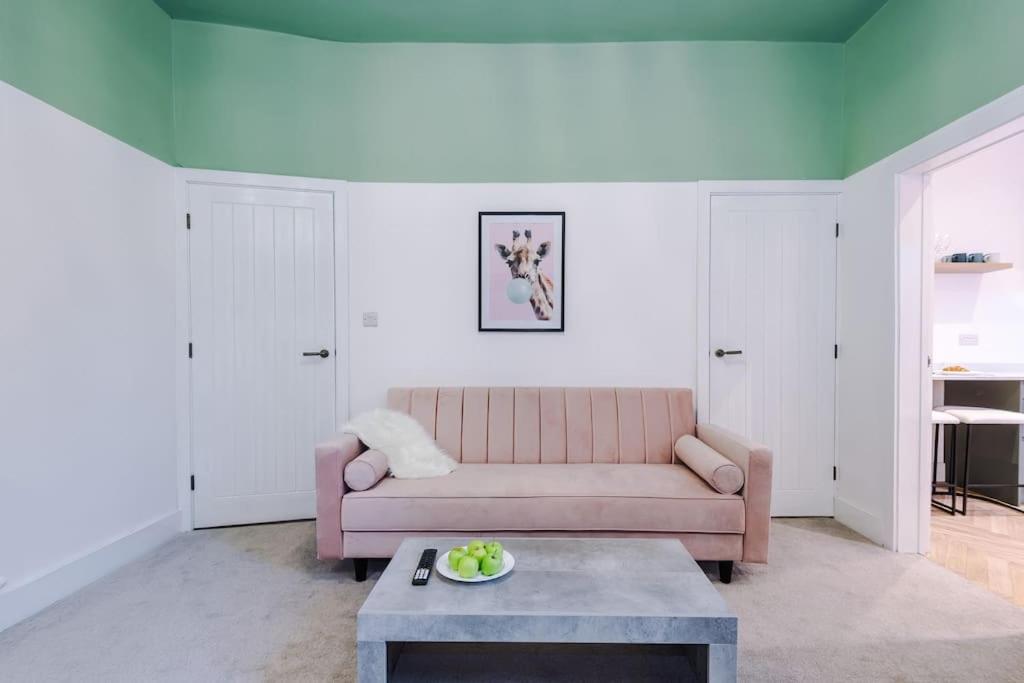 5 Bed Salford Sanctuary Retreat Villa Manchester Ngoại thất bức ảnh