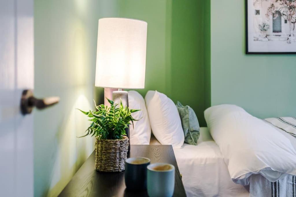 5 Bed Salford Sanctuary Retreat Villa Manchester Ngoại thất bức ảnh