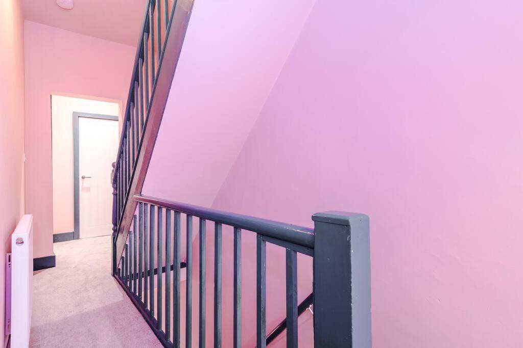 5 Bed Salford Sanctuary Retreat Villa Manchester Ngoại thất bức ảnh