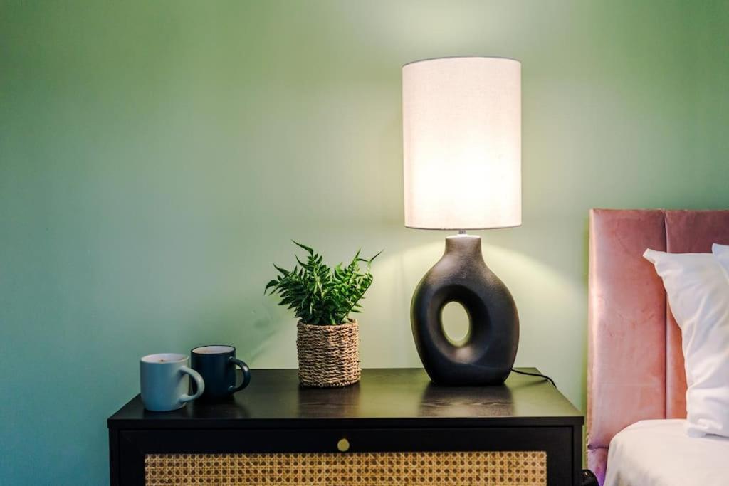 5 Bed Salford Sanctuary Retreat Villa Manchester Ngoại thất bức ảnh