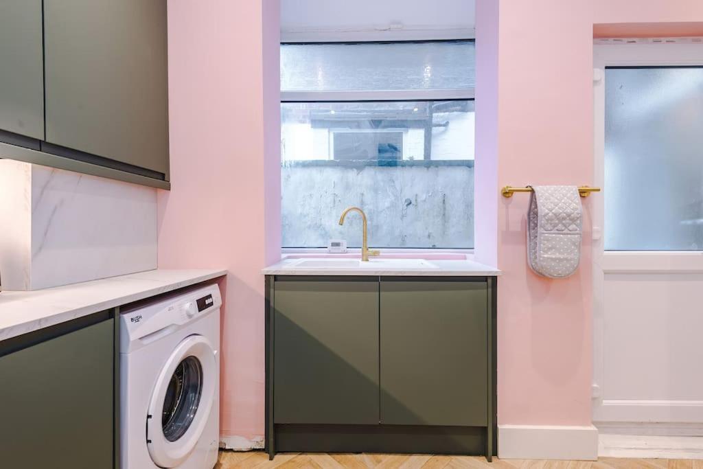5 Bed Salford Sanctuary Retreat Villa Manchester Ngoại thất bức ảnh